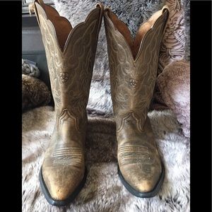 Authentic Ariat genuine leather cowboy boots